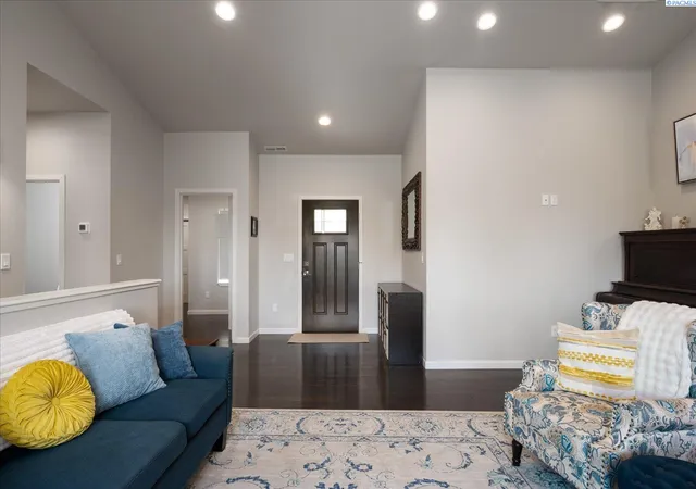 Photo 3 of Single family home for sale at 210 Windwood Ln, Richland, WA 99352 | MLS# PAC297263 | Listing updated on 2026-10-18