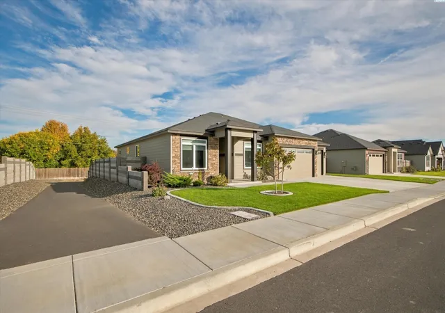Photo 1 of Single family home for sale at 502 Tatoosh Ave, West Richland, WA 99353 | MLS# PAC297267 | Listing updated on 2026-10-21