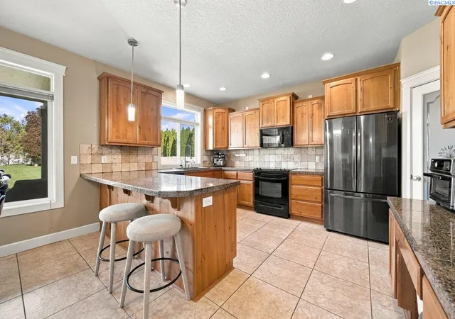 Photo 3 of Single family home for sale at 103512 Nicole Dr, Kennewick, WA 99338 | MLS# PAC297269 | Listing updated on 2026-10-19