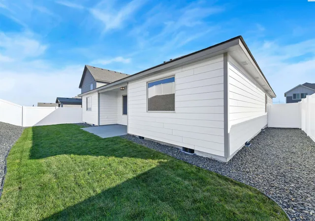 Photo 3 of Single family home for sale at 716 Honeylicious St, Richland, WA 99352 | MLS# PAC297270 | Listing updated on 2026-10-20
