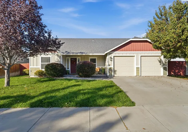 Single family home for sale at 6606 W 6th Avenue, Kennewick, WA 99336 | MLS# PAC297274