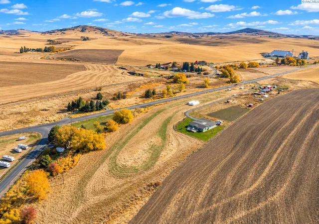 Photo 2 of Manufactured home for sale at 10954 State Route 27, Palouse, WA 99161 | MLS# PAC297280 | Listing updated on 2026-10-23
