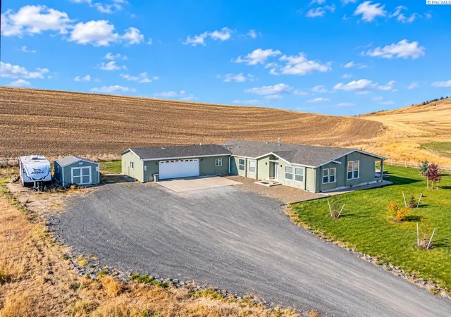 Photo 3 of Manufactured home for sale at 10954 State Route 27, Palouse, WA 99161 | MLS# PAC297280 | Listing updated on 2026-10-23