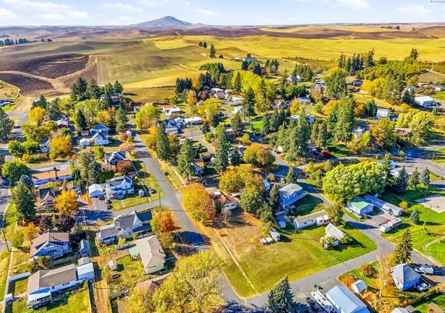 Photo 2 of Single family home for sale at 608 W California, Garfield, WA 99130 | MLS# PAC297281 | Listing updated on 2026-10-22