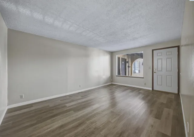 Photo 4 of House for sale at 418 S 13th Street, Sunnyside, WA 98944 | MLS# PAC297285 | Listing updated on 2026-10-20
