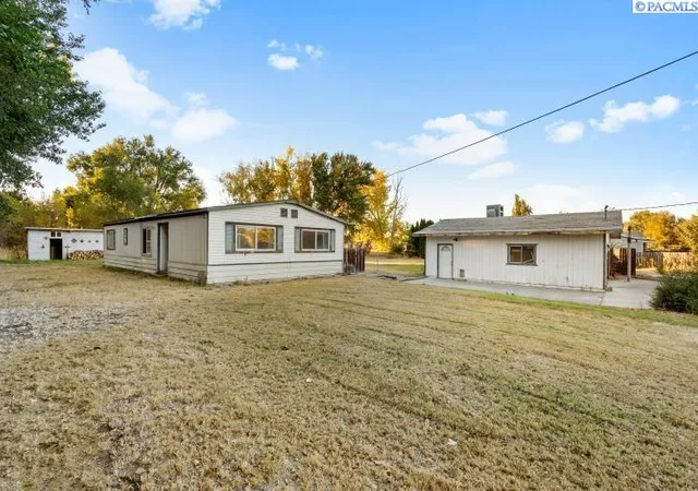 Manufactured home for sale at 26804 S Dague Rd, Kennewick, WA 99337 | MLS# PAC297287