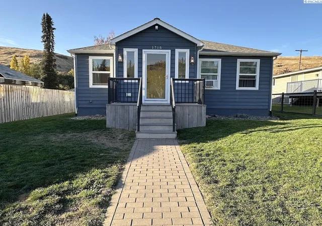 Photo 2 of Single family home for sale at 1715 N Cedar St, Colfax, WA 99111 | MLS# PAC297288 | Listing updated on 2026-10-20