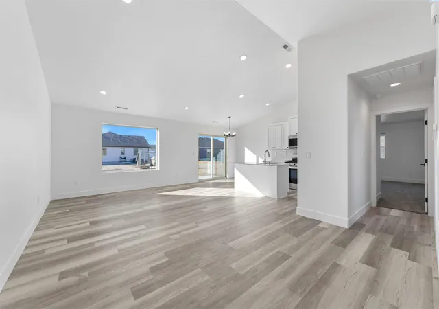 Photo 3 of Single family home for sale at 6818 Road 104, Pasco, WA 99301 | MLS# PAC297294 | Listing updated on 2026-10-22