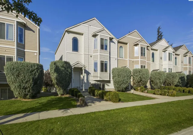 Photo 2 of Townhouse for sale at 4902 Road 76, Pasco, WA 99301 | MLS# PAC297296 | Listing updated on 2026-10-21