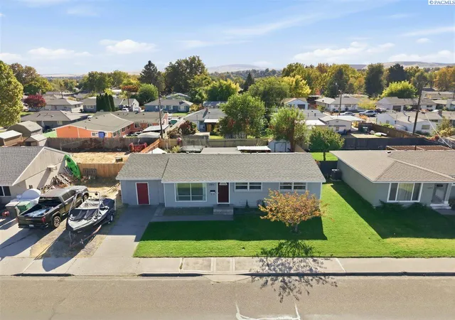 Photo 1 of Single family home for sale at 333 W 10th Avenue, Kennewick, WA 99336 | MLS# PAC297301 | Listing updated on 2026-10-21