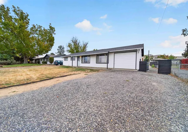 Photo 1 of Single family home for sale at 1913 Elwood, Prosser, WA 99350 | MLS# PAC297306 | Listing updated on 2026-10-27