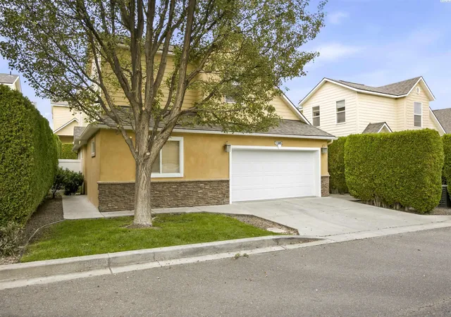 Photo 3 of Condo for sale at 145 Keene Rd, Richland, WA 99352 | MLS# PAC297310 | Listing updated on 2026-10-22