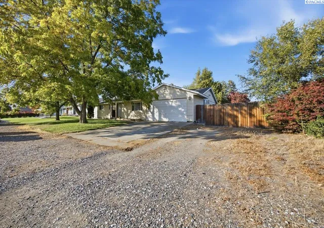 Photo 3 of Single family home for sale at 6105 W Melville Rd, Pasco, WA 99301 | MLS# PAC297316 | Listing updated on 2026-10-25