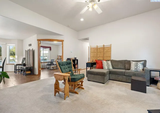 Photo 3 of Single family home for sale at 5 Daisy Ct, Pasco, WA 99301 | MLS# PAC297319 | Listing updated on 2026-10-23