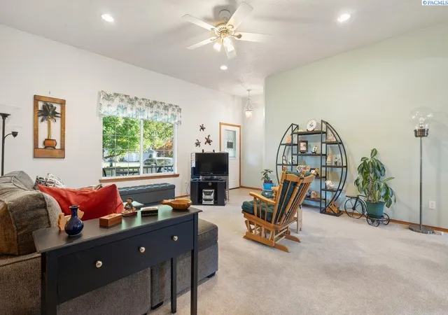 Photo 3 of Single family home for sale at 5 Daisy Ct, Pasco, WA 99301 | MLS# PAC297319 | Listing updated on 2026-10-23