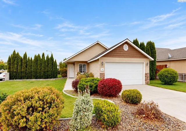 Photo 2 of Sale Pending at 2507 Parkview Blvd, Pasco, WA 99301 | MLS# PAC297328 | Listing updated on 2026-10-25