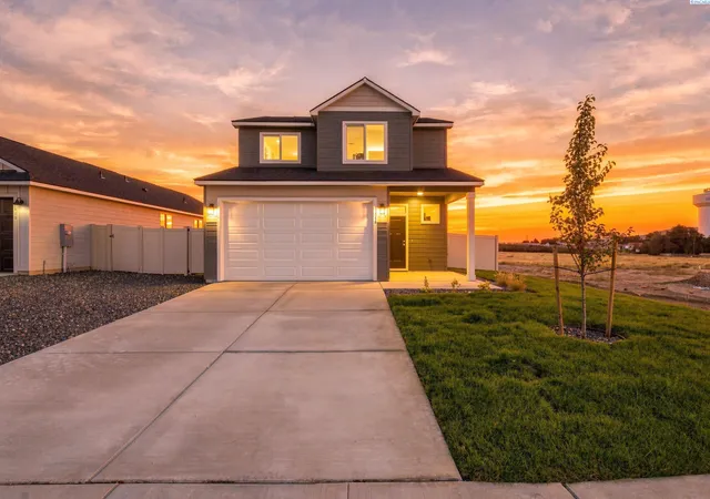 Single family home for sale at 1416 Lena Ave, Benton City, WA 99320 | MLS# PAC297333