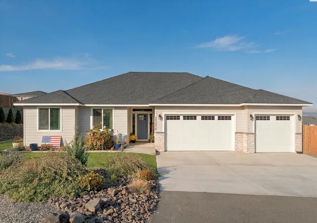 Single family home for sale at 27316 N Plum Dr, Benton City, WA 99320 | MLS# PAC297334