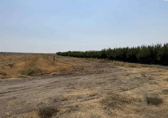 Photo 4 of Land for sale at Nka Sun Harbor Dr, Burbank, WA 99323 | MLS# PAC297335 | Listing updated on 2026-10-22