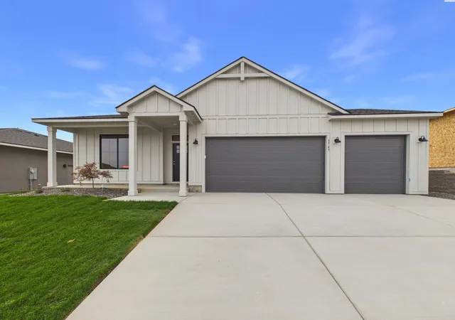 Single family home for sale at 3745 Scout St, Richland, WA 99352 | MLS# PAC297339