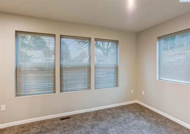 Photo 2 of Single family home for sale at 3513 W 7th Avenue, Kennewick, WA 99336 | MLS# PAC297340 | Listing updated on 2026-10-22