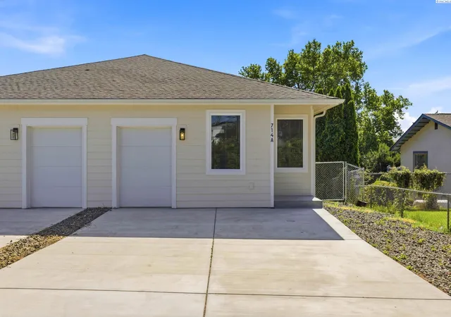 Photo 3 of Multi family home for sale at 714 W 13th Street, Benton City, WA 99320 | MLS# PAC297350 | Listing updated on 2026-10-23