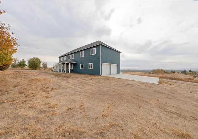 Photo 3 of Single family home for sale at 790 Decker Rd, Pasco, WA 99301 | MLS# PAC297351 | Listing updated on 2026-10-23
