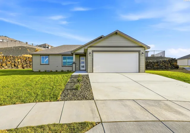 Single family home for sale at 6448 W 29th Court, Kennewick, WA 99338 | MLS# PAC297355