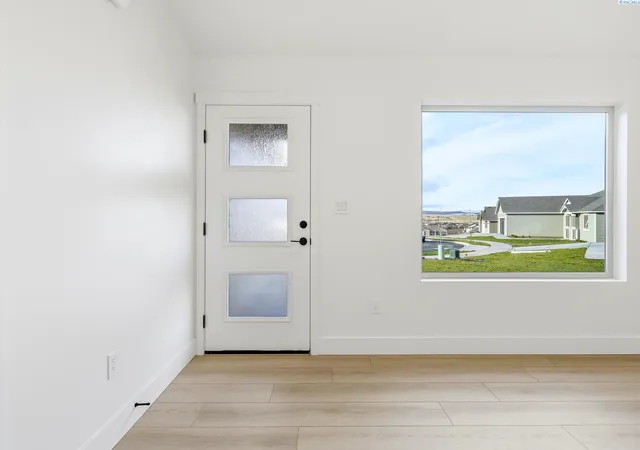 Photo 3 of Single family home for sale at 6448 W 29th Court, Kennewick, WA 99338 | MLS# PAC297355 | Listing updated on 2026-10-22