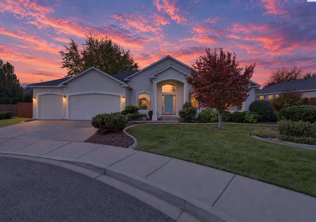 Single family home for sale at 2901 W 39th Court, Kennewick, WA 99337 | MLS# PAC297356