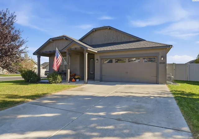Single family home for sale at 6205 Rockrose Ln, Pasco, WA 99301 | MLS# PAC297358
