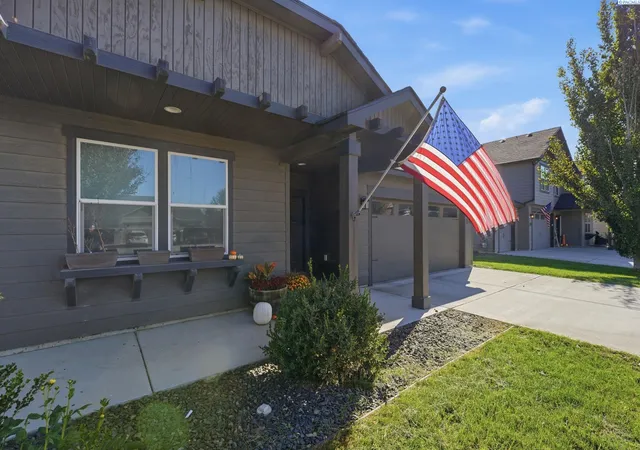 Photo 2 of Single family home for sale at 6205 Rockrose Ln, Pasco, WA 99301 | MLS# PAC297358 | Listing updated on 2026-10-23