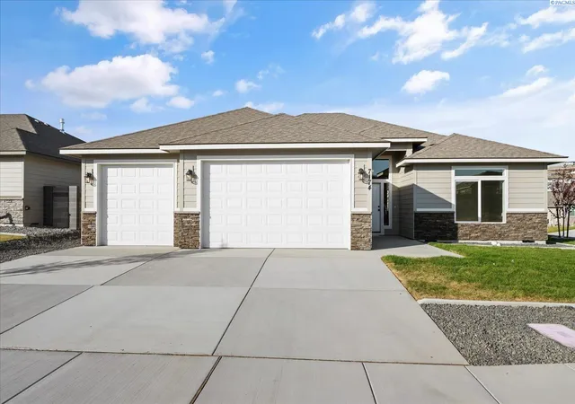 Single family home for sale at 7174 W 30th Avenue, Kennewick, WA 99338 | MLS# PAC297359