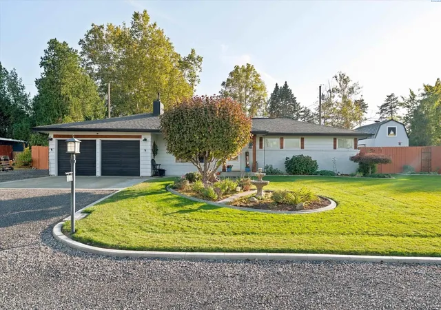 Photo 3 of Single family home for sale at 6911 W Victoria Ave, Kennewick, WA 99336 | MLS# PAC297360 | Listing updated on 2026-10-23