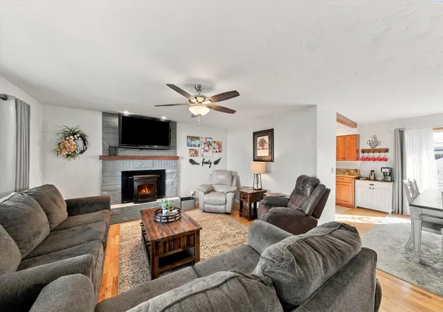 Photo 4 of Single family home for sale at 6911 W Victoria Ave, Kennewick, WA 99336 | MLS# PAC297360 | Listing updated on 2026-10-23