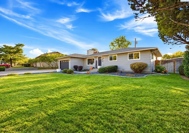 Photo 1 of Single family home for sale at 500 S Cleveland St, Kennewick, WA 99336 | MLS# PAC297361 | Listing updated on 2026-10-23