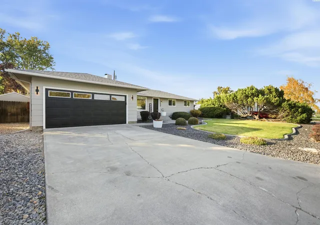 Photo 2 of Single family home for sale at 500 S Cleveland St, Kennewick, WA 99336 | MLS# PAC297361 | Listing updated on 2026-10-23