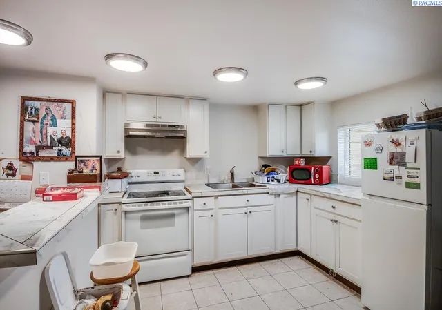 Photo 3 of Single family home for sale at 417 Winslow Ave, Richland, WA 99352 | MLS# PAC297363 | Listing updated on 2026-10-23