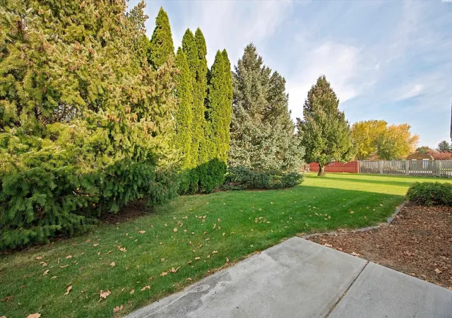 Photo 4 of Single family home for sale at 183 Jill Marie St, Burbank, WA 99323 | MLS# PAC297366 | Listing updated on 2026-10-27