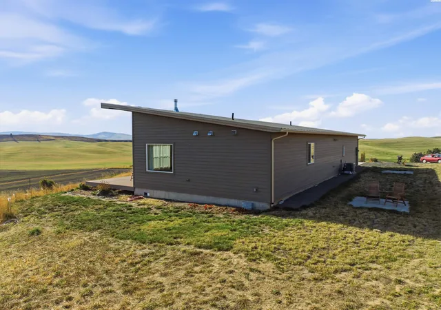 Photo 2 of Single family home for sale at 915 Brown Rd, Pullman, WA 99163 | MLS# PAC297368 | Listing updated on 2026-10-23