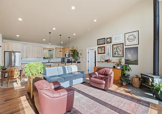 Photo 3 of Single family home for sale at 915 Brown Rd, Pullman, WA 99163 | MLS# PAC297368 | Listing updated on 2026-10-23