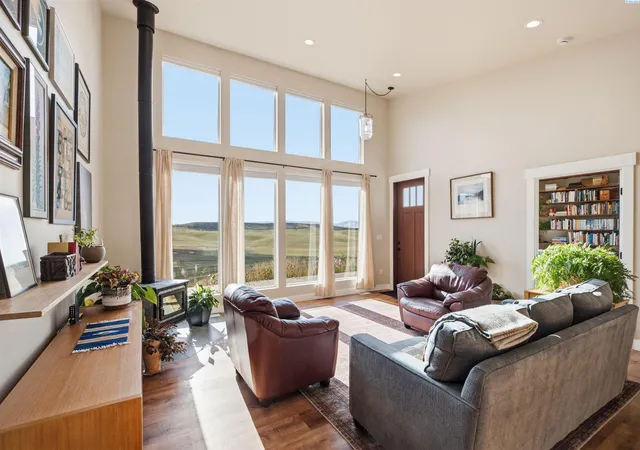 Photo 4 of Single family home for sale at 915 Brown Rd, Pullman, WA 99163 | MLS# PAC297368 | Listing updated on 2026-10-23