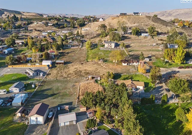 Photo 3 of Single family home for sale at 342 Sole Rd, Selah, WA 98942 | MLS# PAC297373 | Listing updated on 2026-10-22