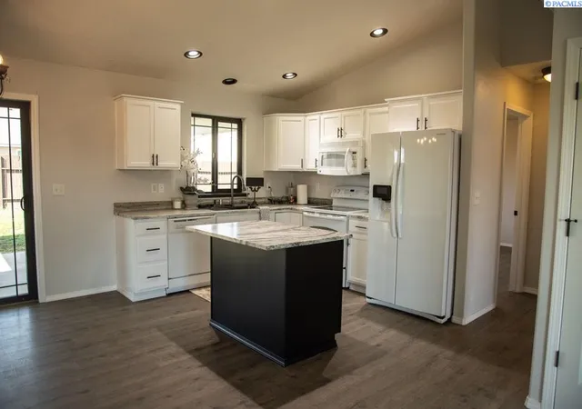 Photo 3 of Single family home for sale at 5502 Socas Ct, Pasco, WA 99301 | MLS# PAC297375 | Listing updated on 2026-10-23