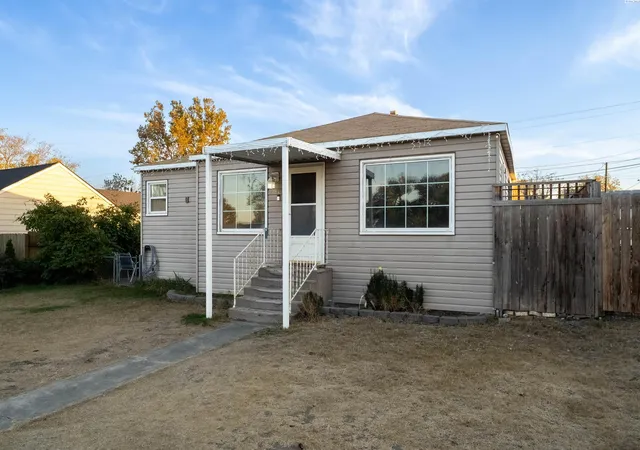 Single family home for sale at 106 E 5th Avenue, Kennewick, WA 99336 | MLS# PAC297378
