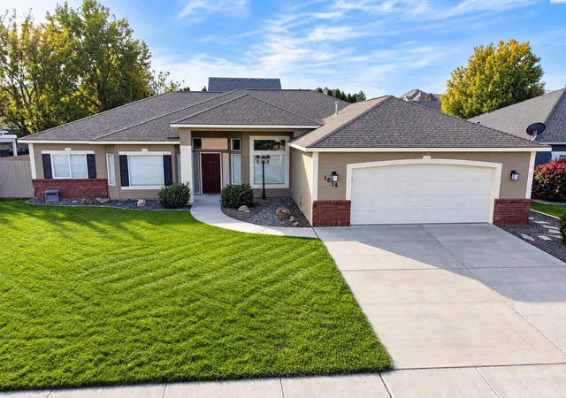 Photo 2 of Single family home for sale at 1674 Venus Cir, Richland, WA 99352 | MLS# PAC297389 | Listing updated on 2026-10-23