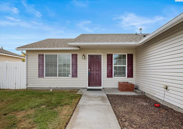 Photo 1 of Single family home for sale at 8110 Canyon Dr, Pasco, WA 99301 | MLS# PAC297391 | Listing updated on 2026-10-23
