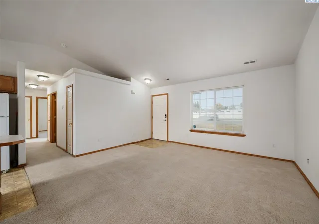 Photo 4 of Single family home for sale at 8110 Canyon Dr, Pasco, WA 99301 | MLS# PAC297391 | Listing updated on 2026-10-23