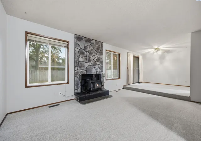 Photo 2 of Single family home for sale at 8530 W Deschutes Ave, Kennewick, WA 99336 | MLS# PAC297393 | Listing updated on 2026-10-24