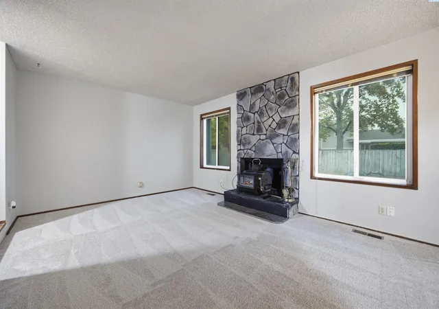 Photo 4 of Single family home for sale at 8530 W Deschutes Ave, Kennewick, WA 99336 | MLS# PAC297393 | Listing updated on 2026-10-24